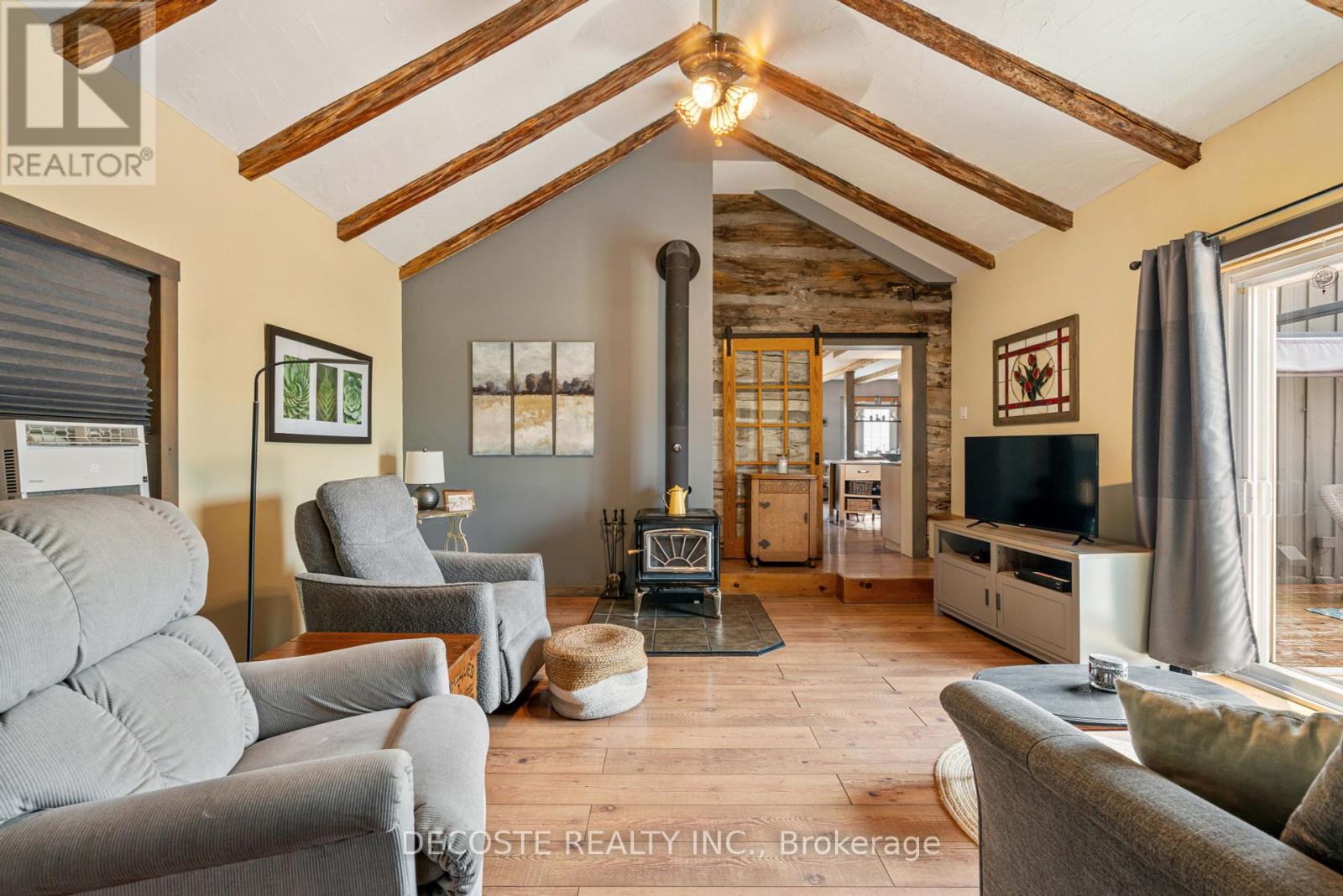 21695 Laggan-glenelg Road