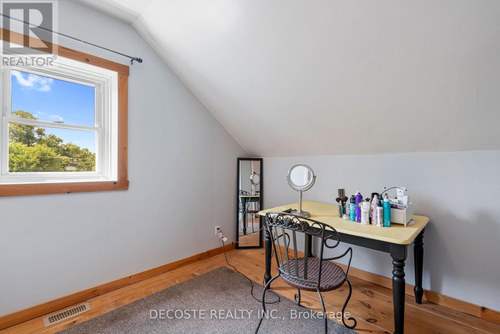 21695 Laggan-glenelg Road