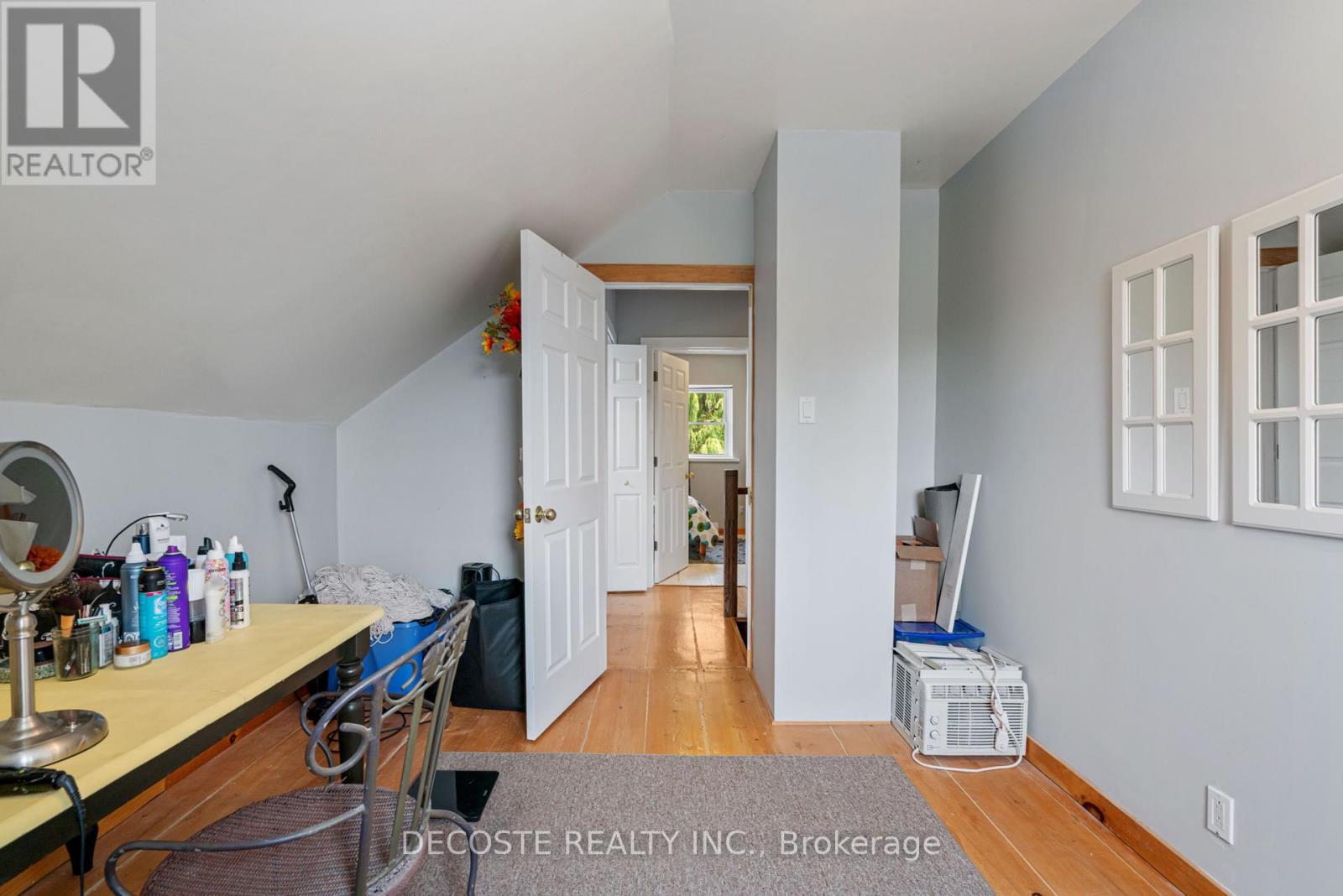 21695 Laggan-glenelg Road
