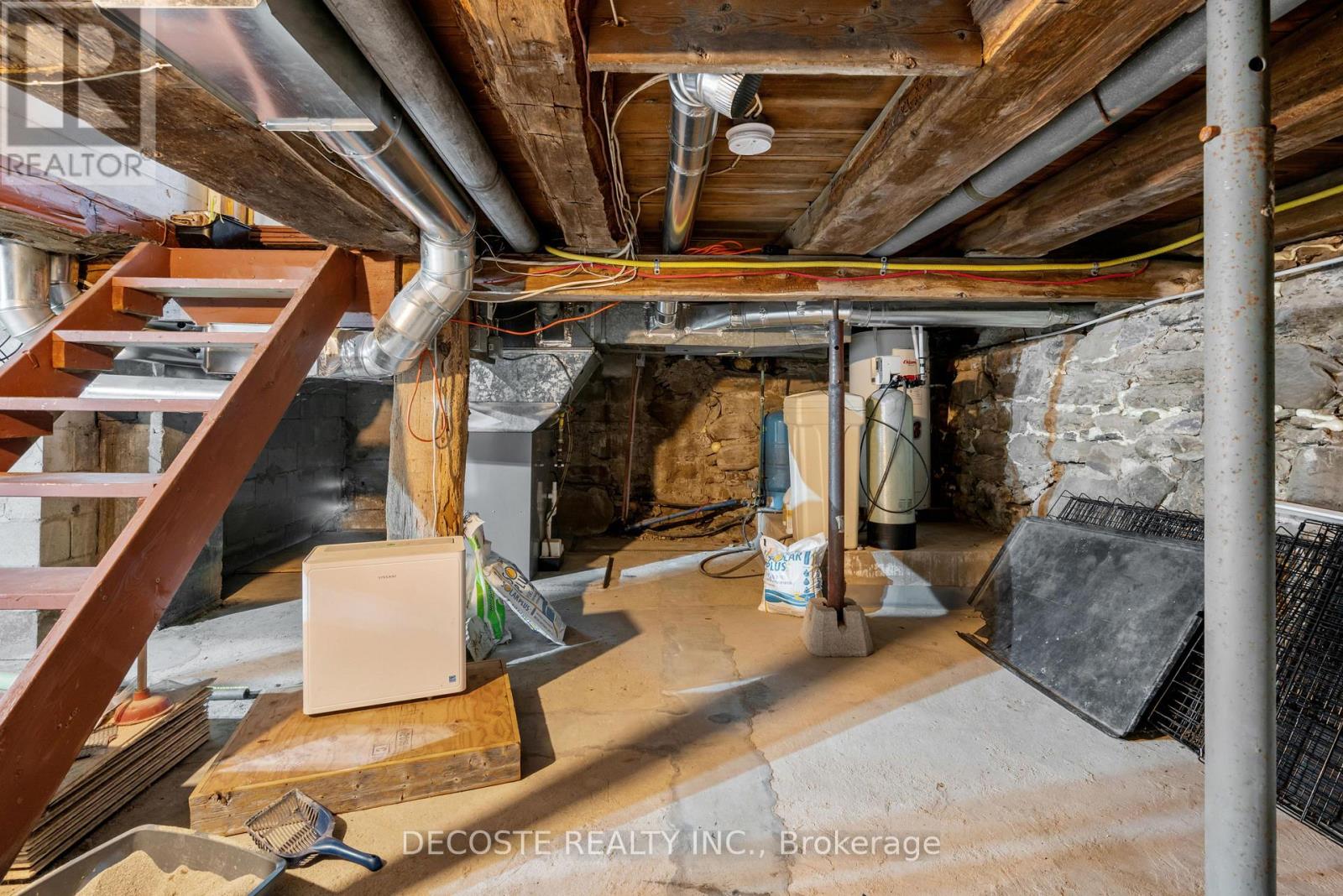 21695 Laggan-glenelg Road