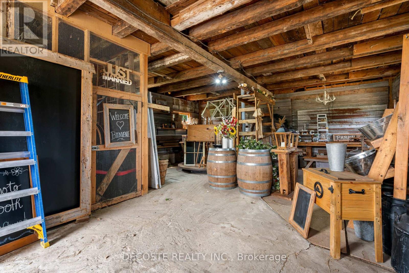 21695 Laggan-glenelg Road