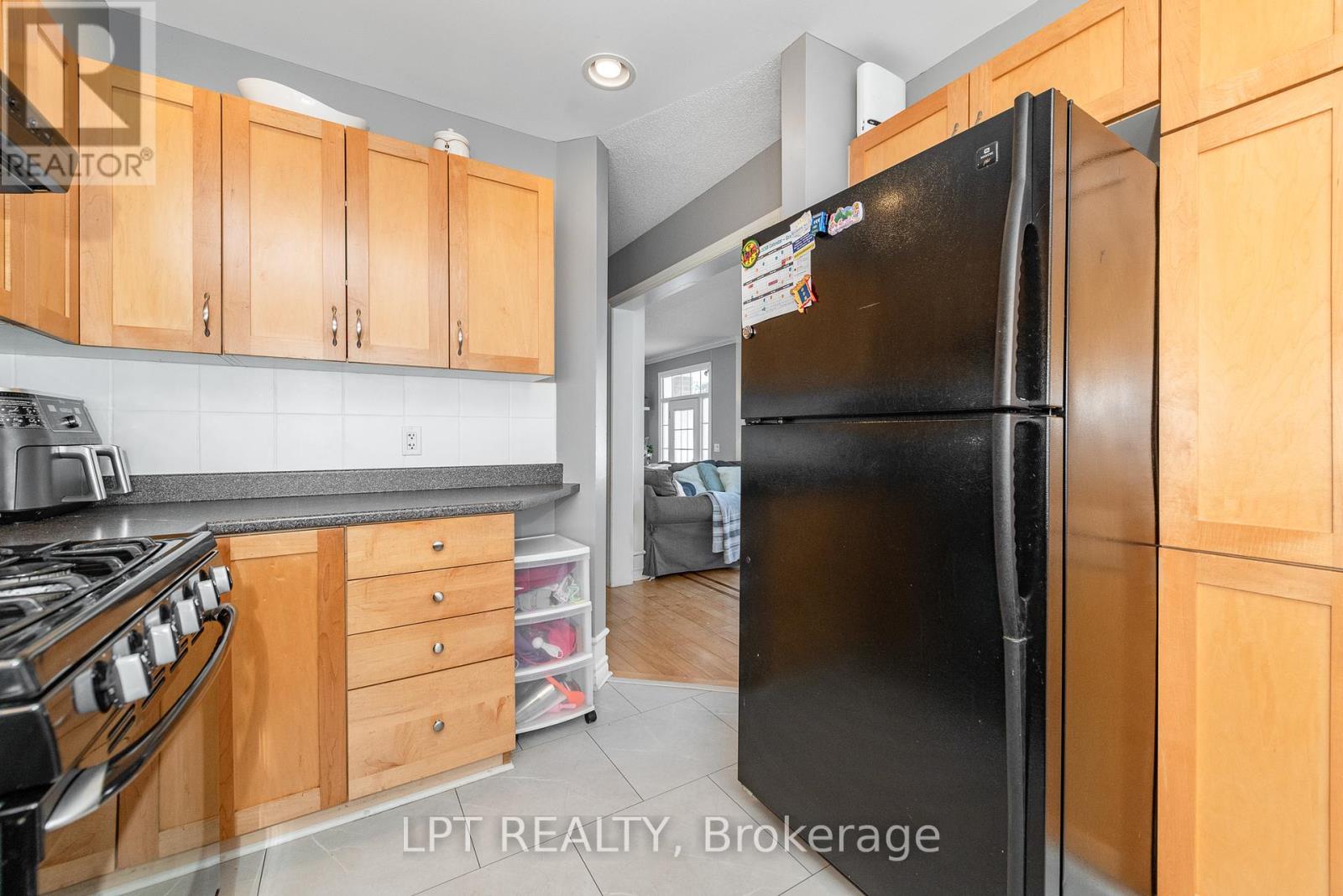 800 Schooner Crescent