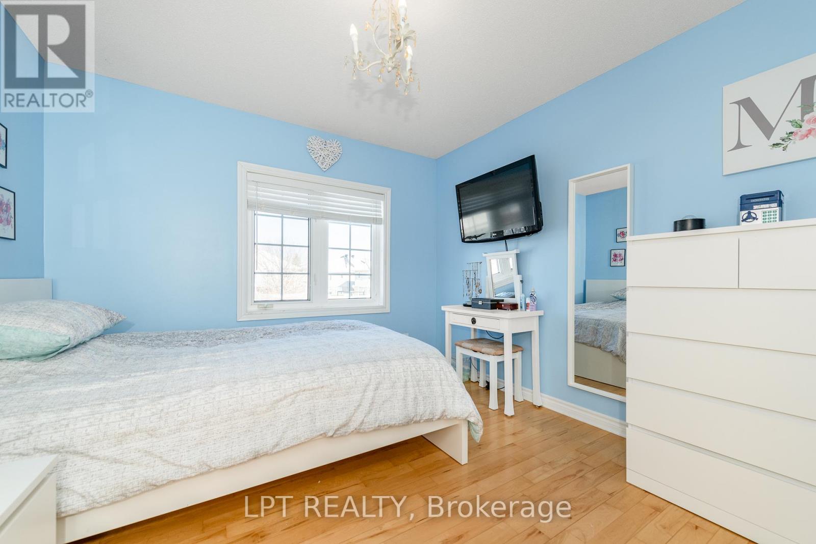 800 Schooner Crescent