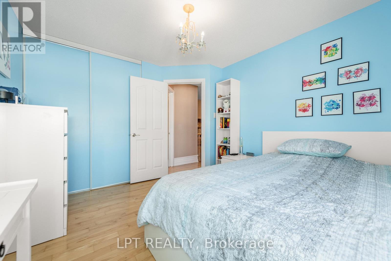 800 Schooner Crescent