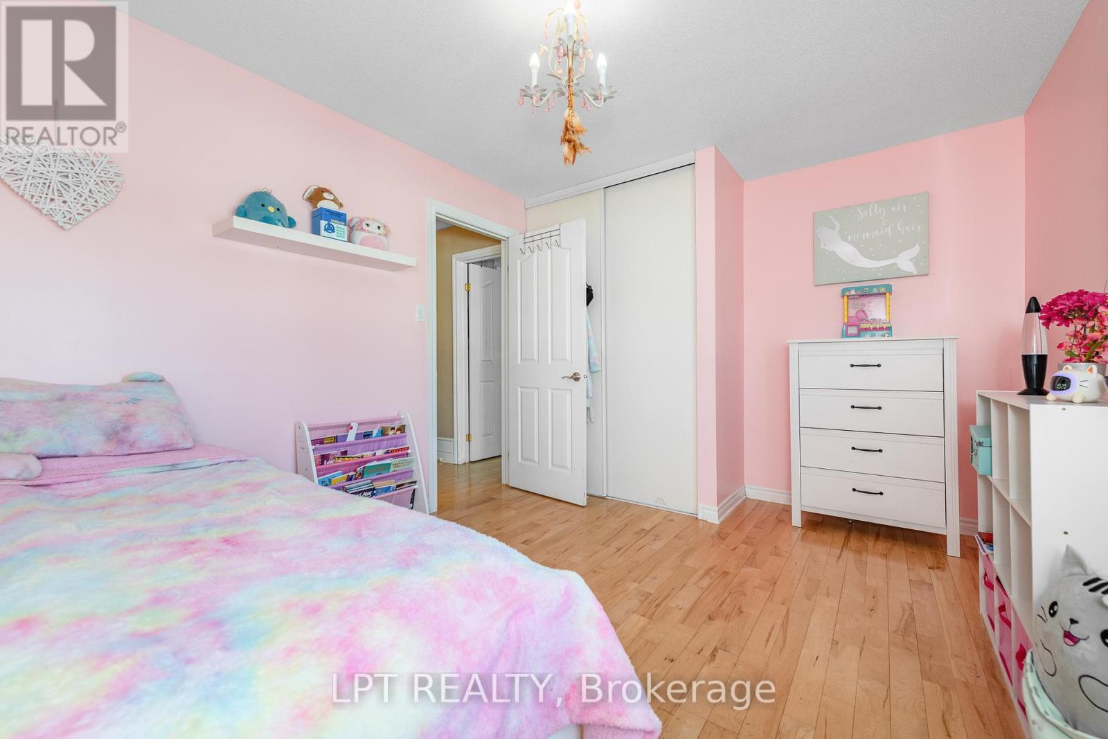 800 Schooner Crescent