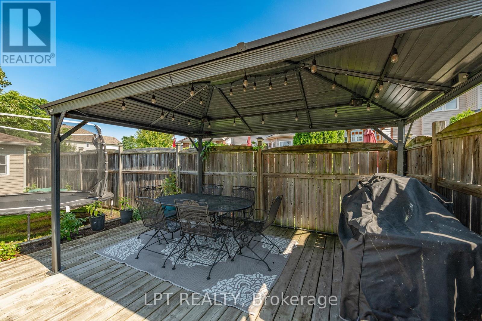 800 Schooner Crescent