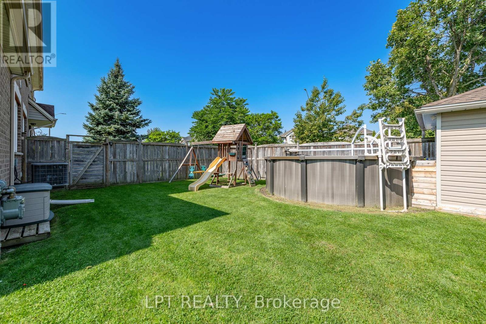 800 Schooner Crescent