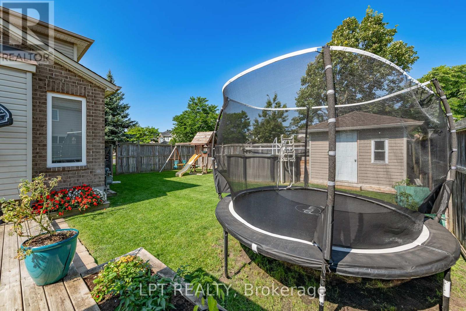 800 Schooner Crescent