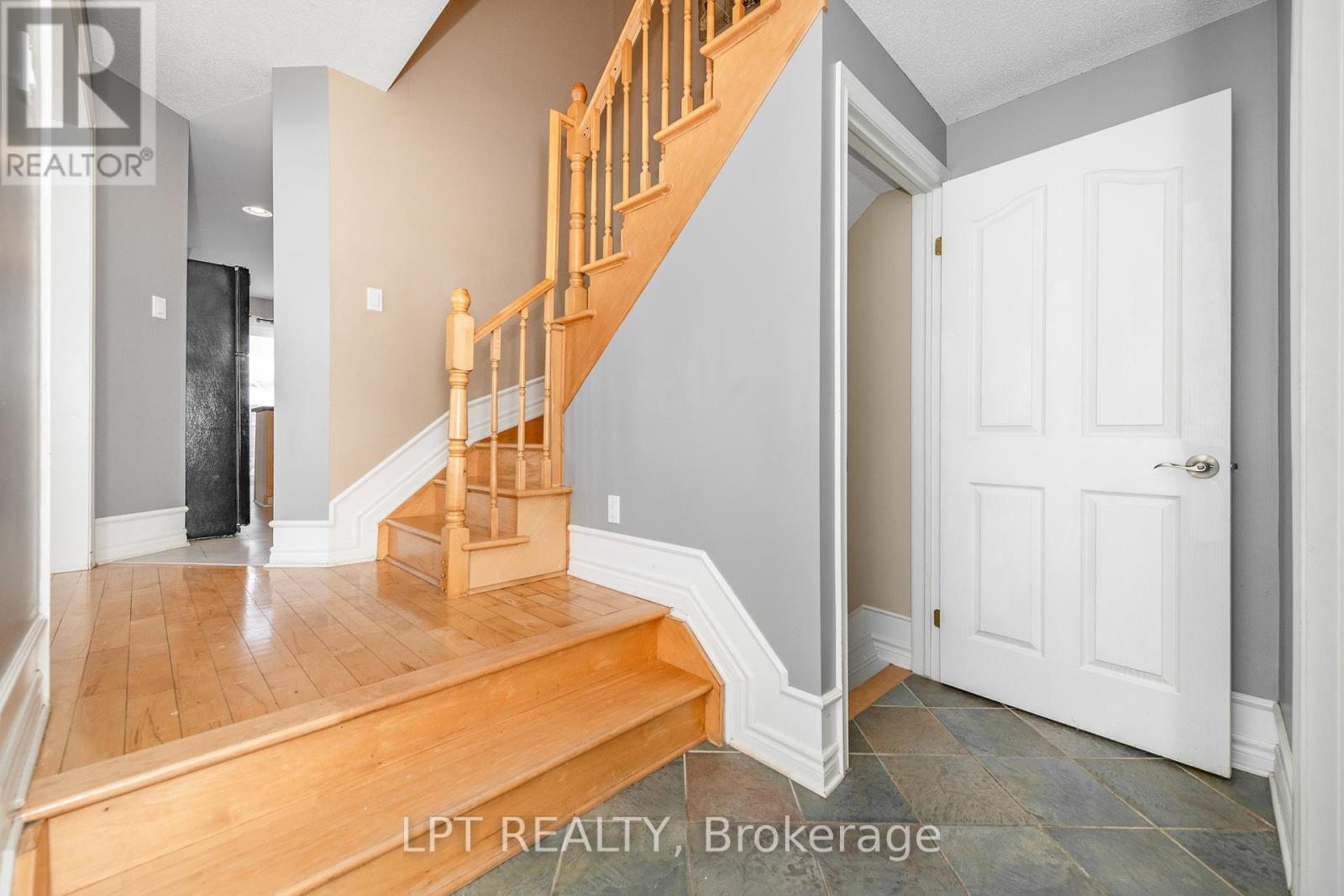 800 Schooner Crescent