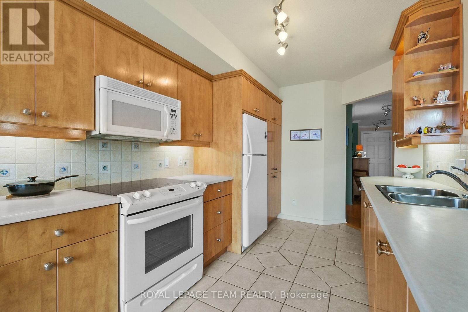 503 - 136 Edwards Street