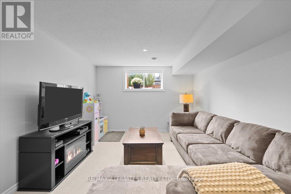 511 Earnscliffe Grove