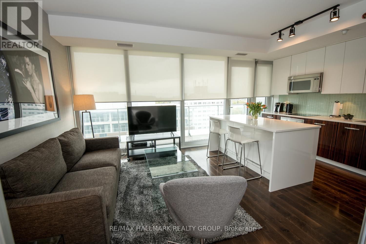 1402 - 111 Champagne Avenue