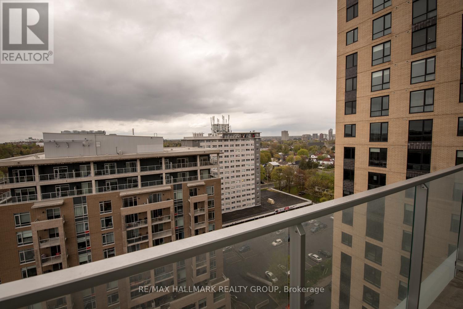 1402 - 111 Champagne Avenue