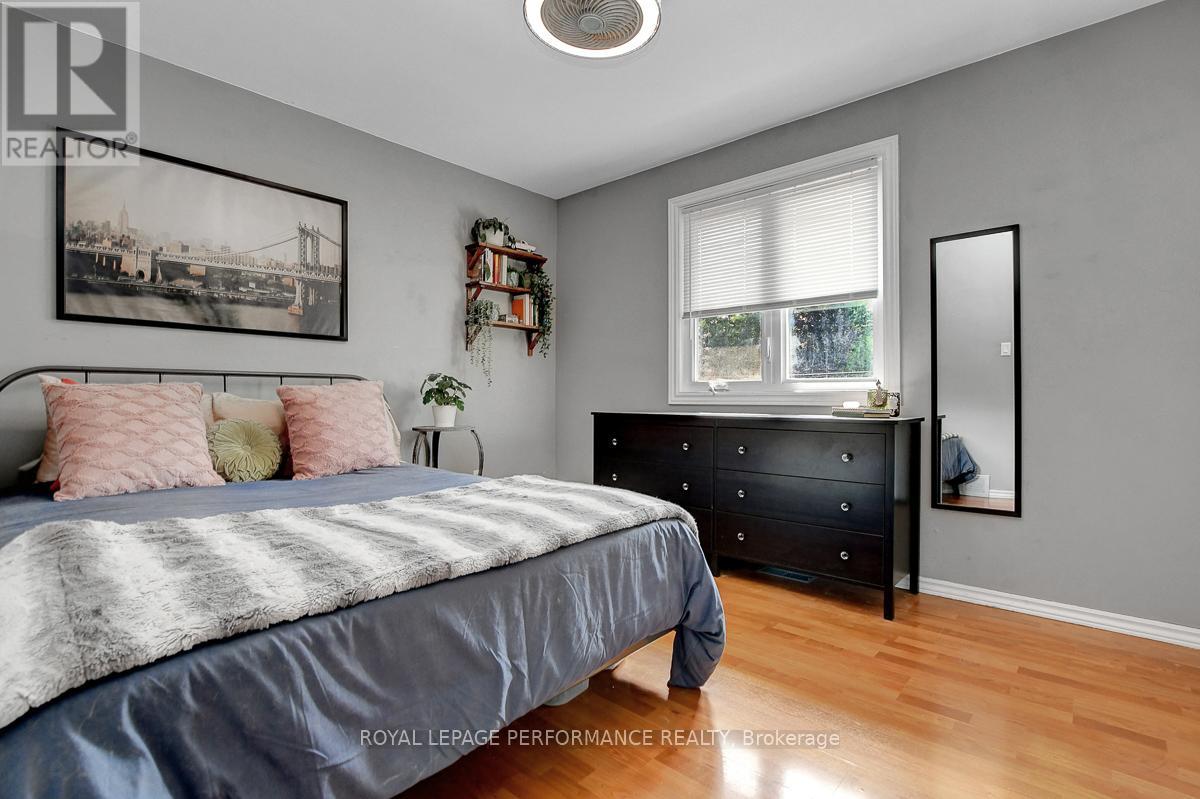 124 Des Pins Street