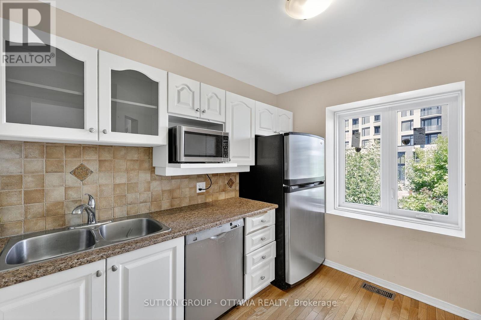 59 Thornbury Crescent