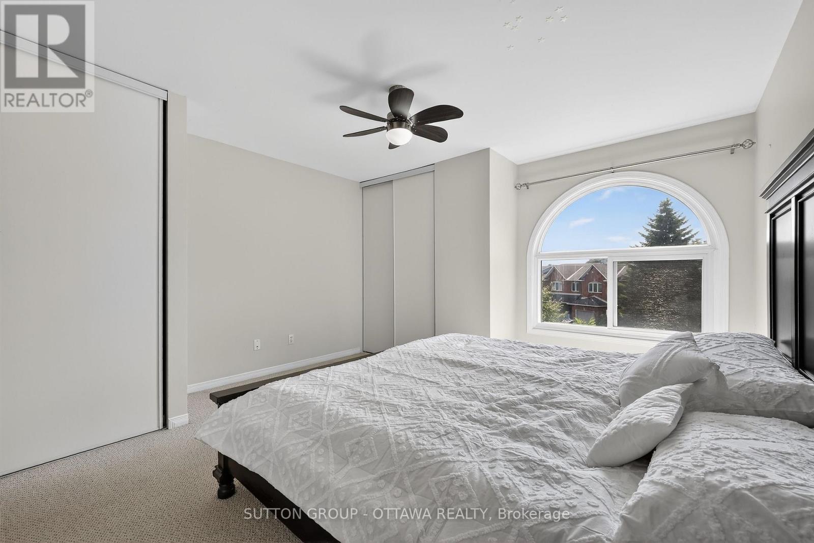 59 Thornbury Crescent