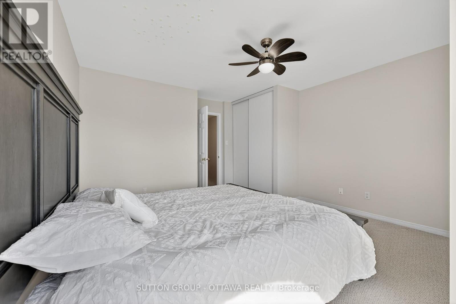 59 Thornbury Crescent