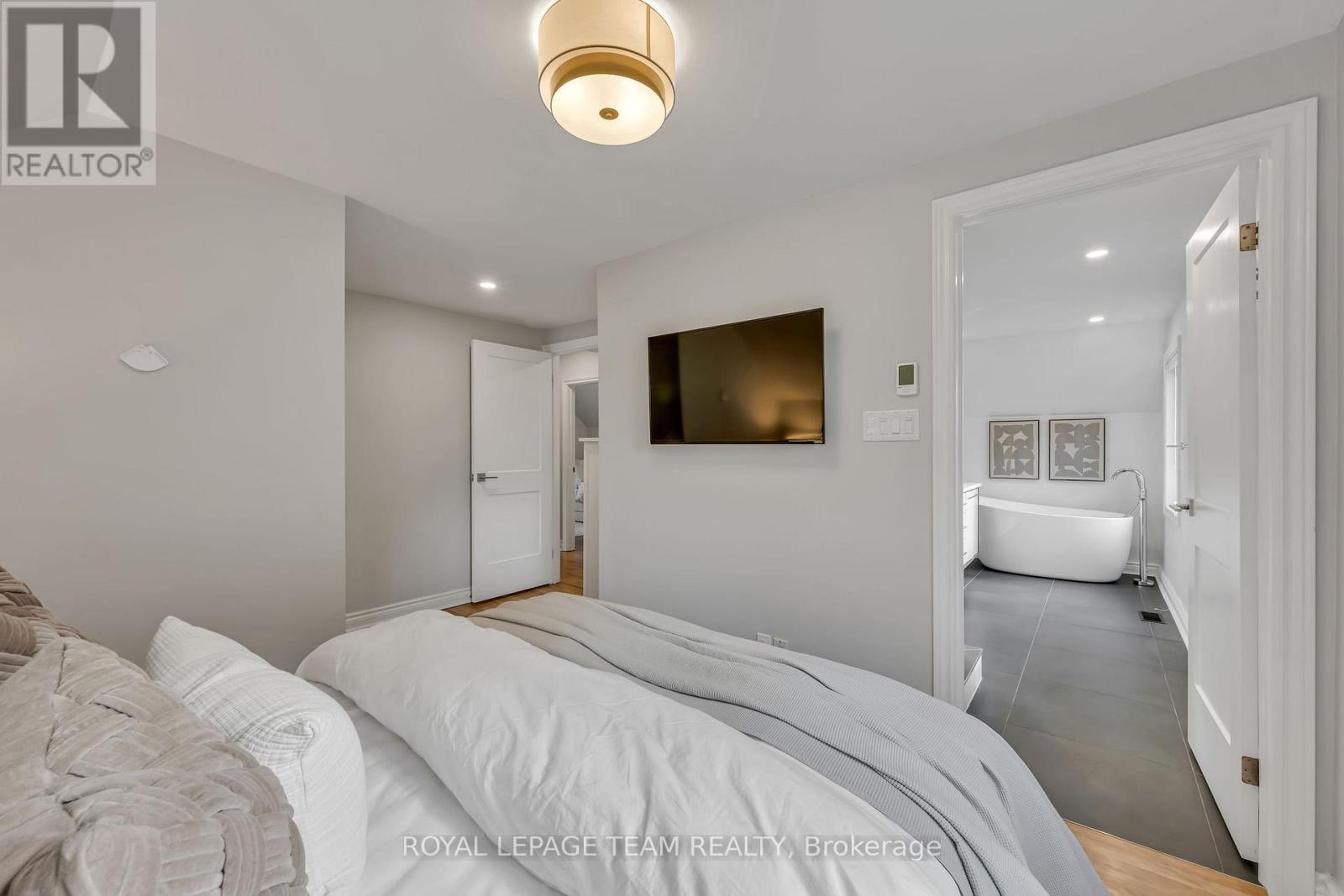 2233 Beaver Avenue