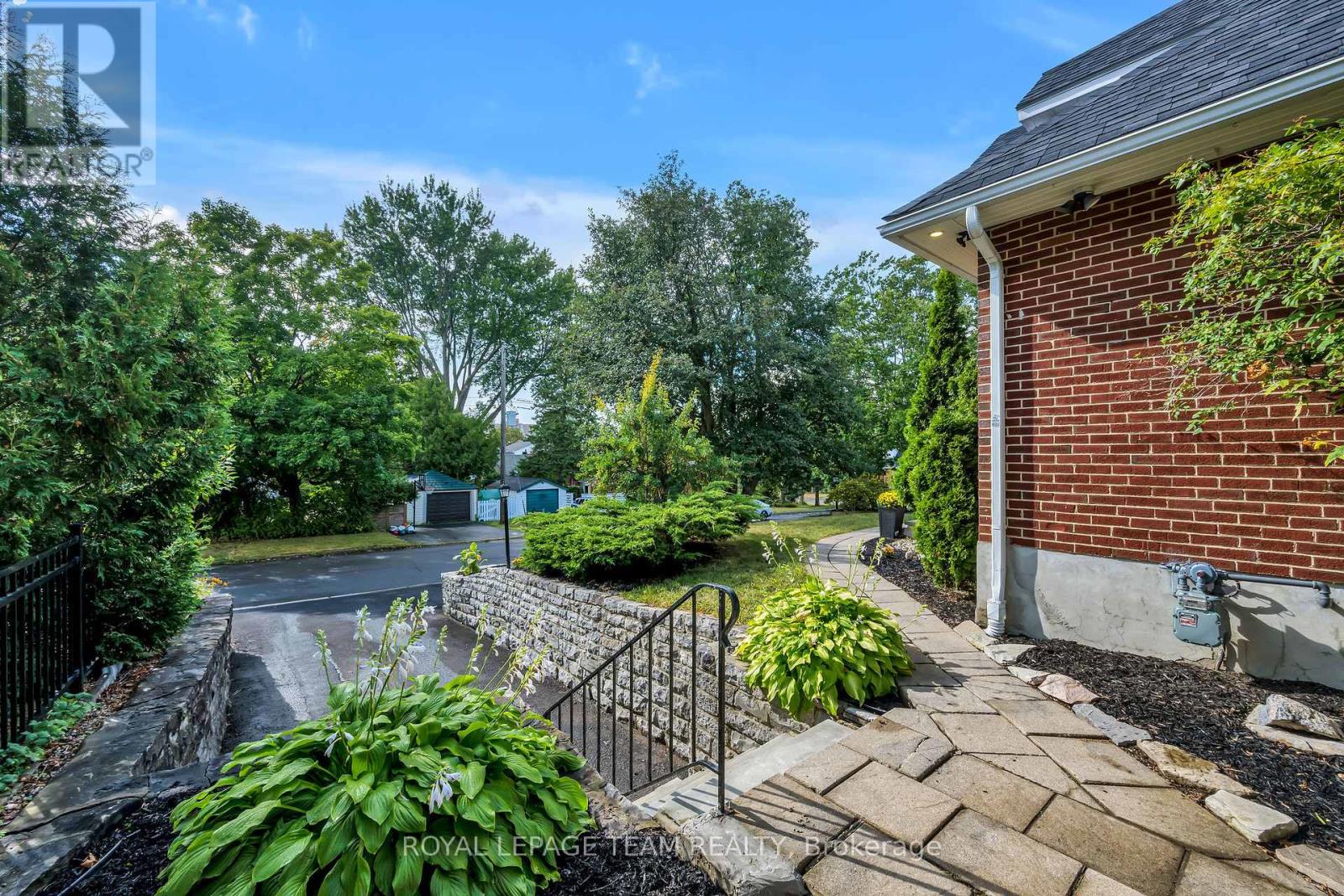 2233 Beaver Avenue