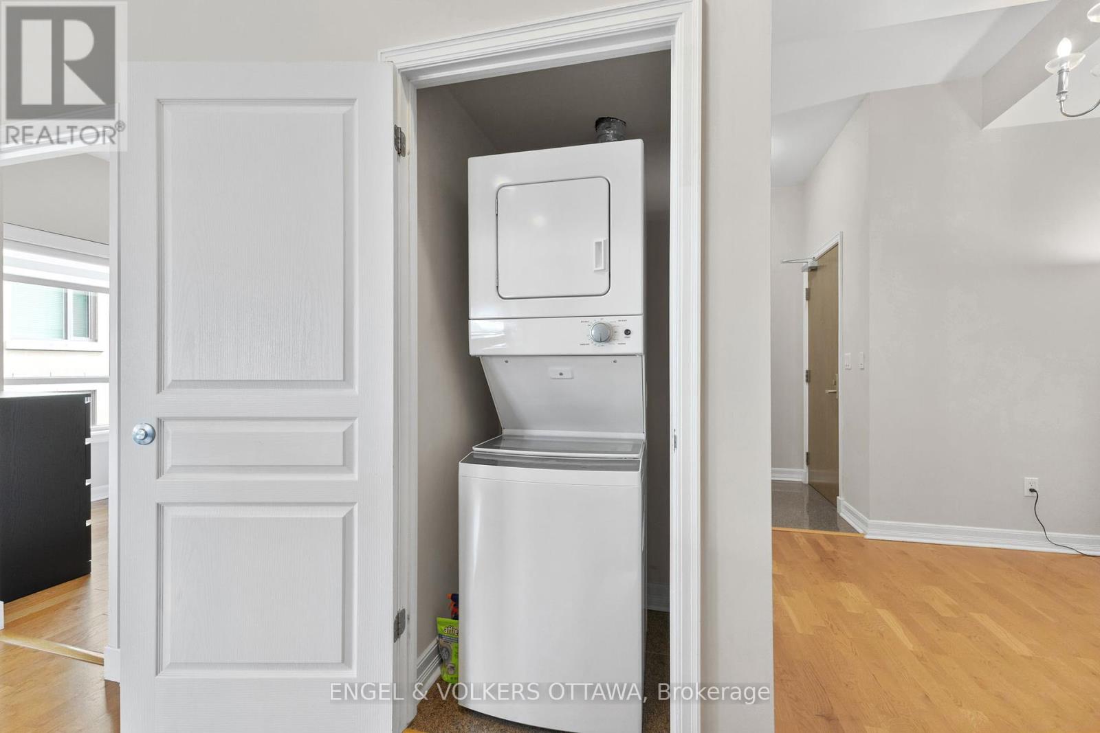 1211 - 200 Besserer Street