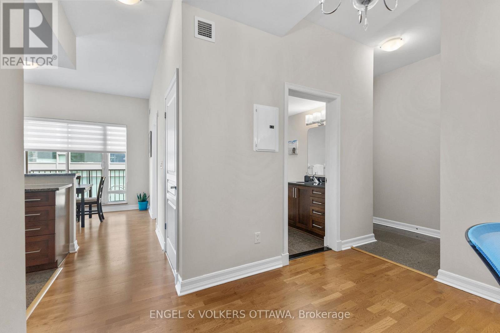 1211 - 200 Besserer Street