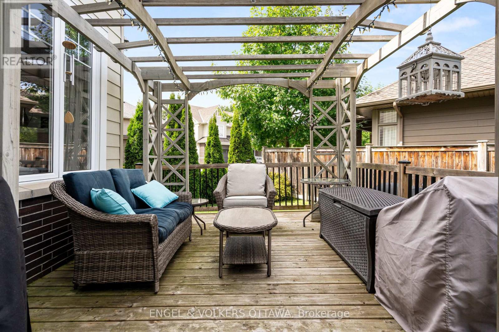 27 Esquimault Avenue