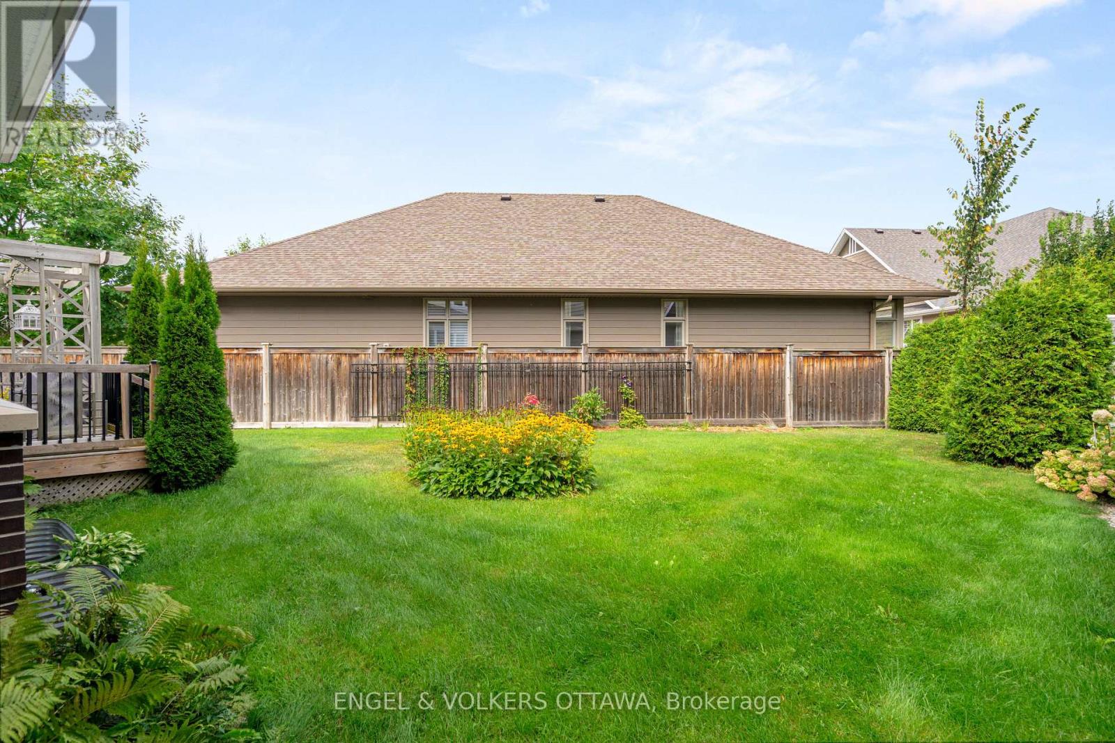 27 Esquimault Avenue
