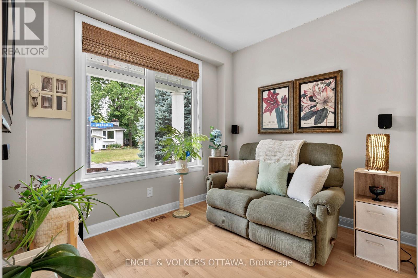 27 Esquimault Avenue