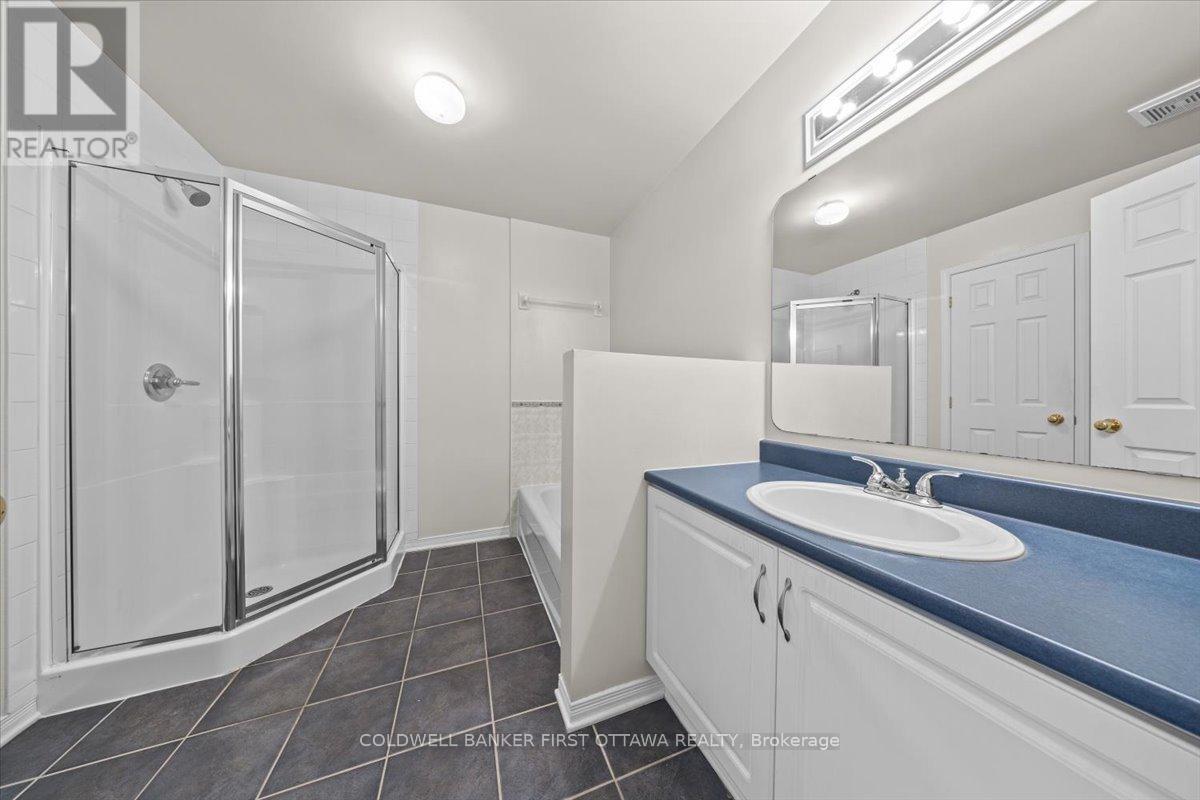 18 Maxton Private