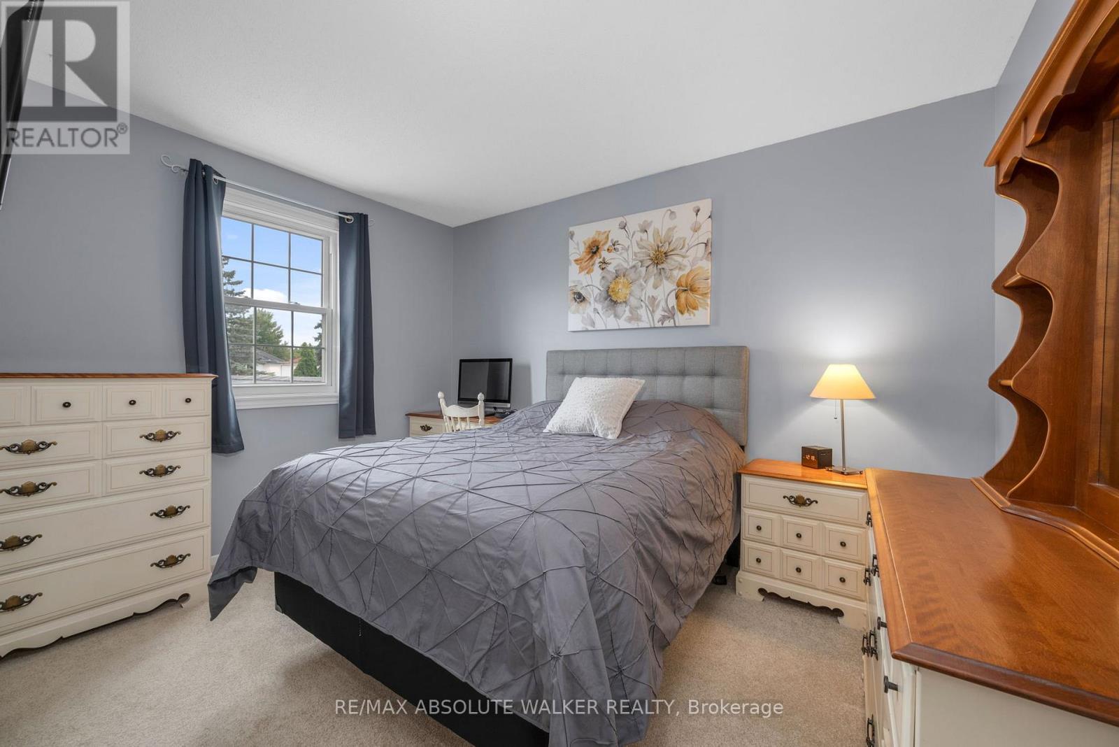 757 Clearcrest Crescent