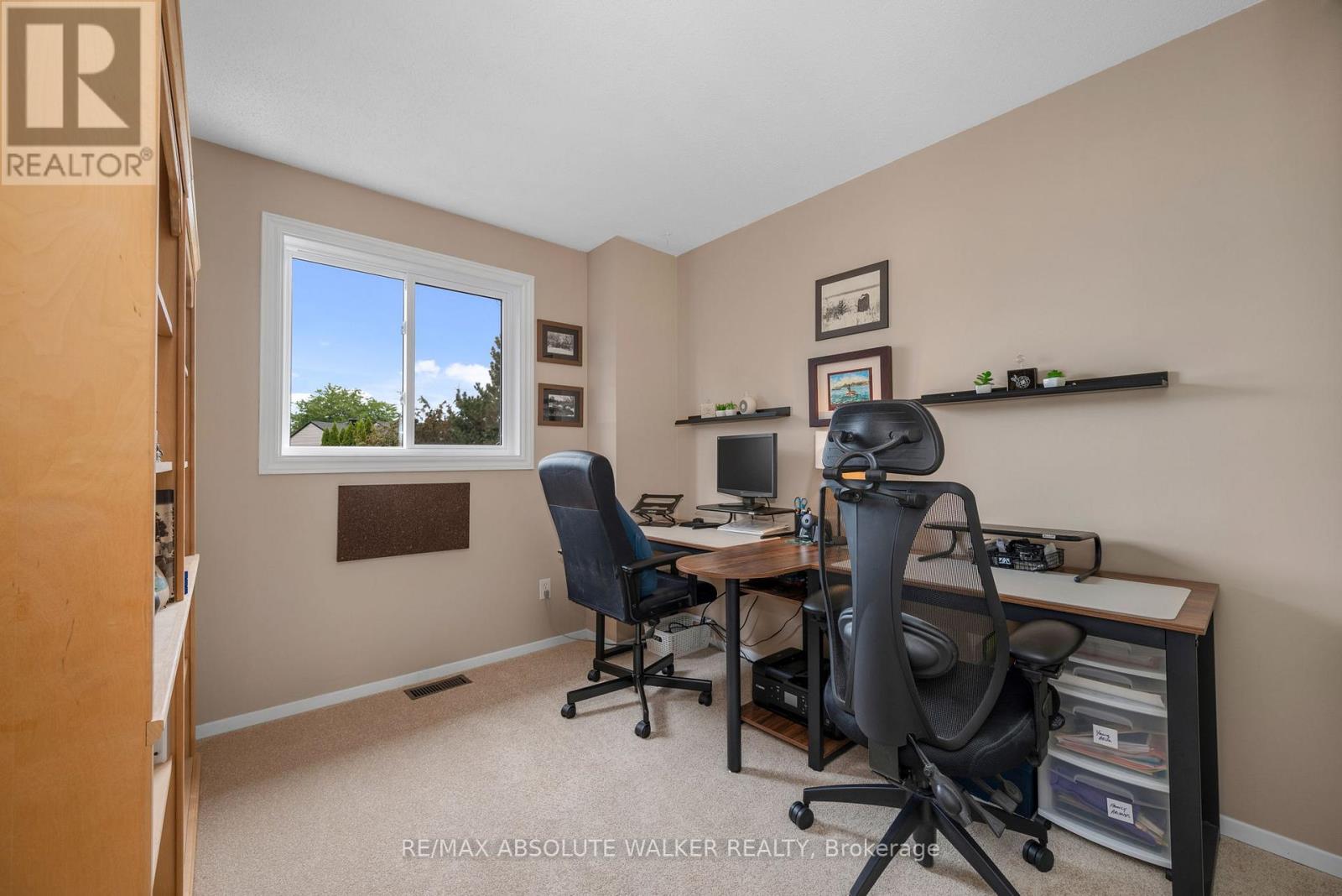 757 Clearcrest Crescent