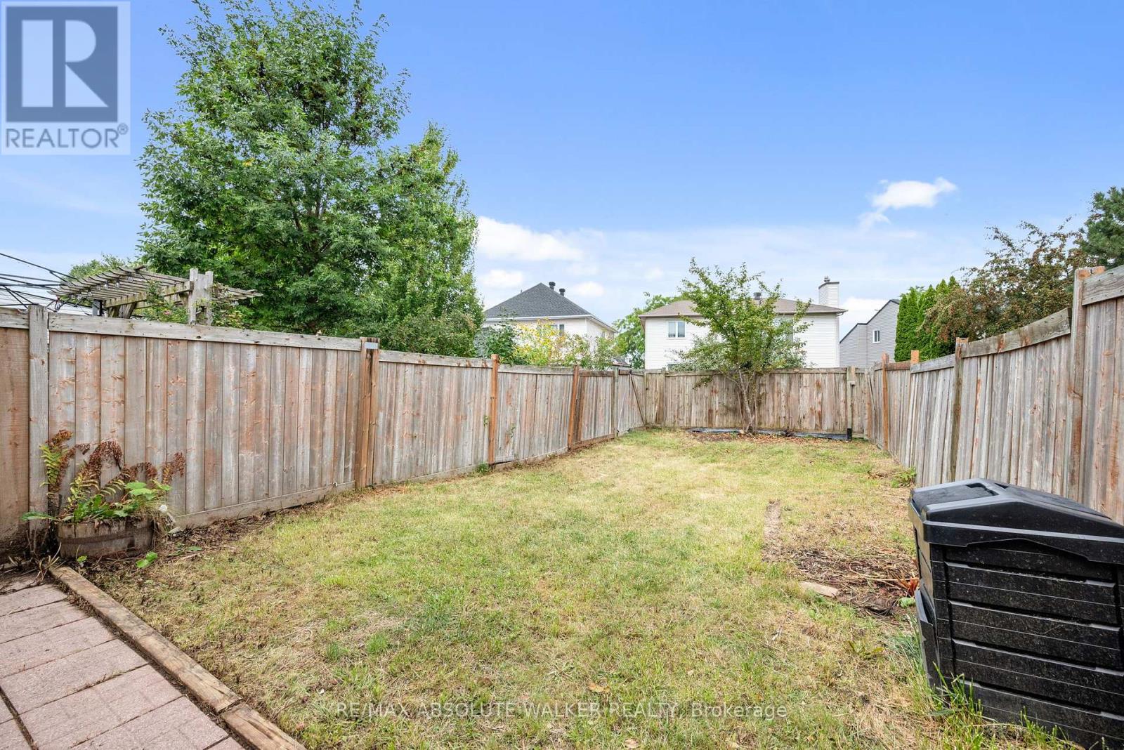 757 Clearcrest Crescent