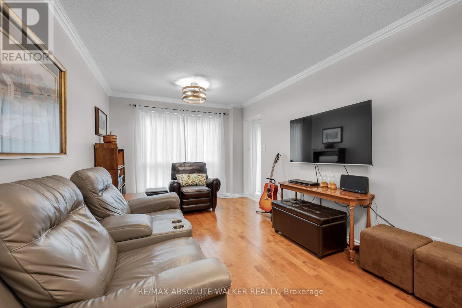 757 Clearcrest Crescent