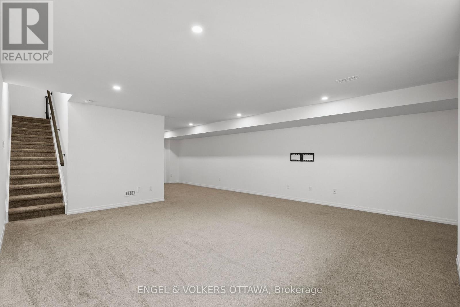 606 Mikinak Road