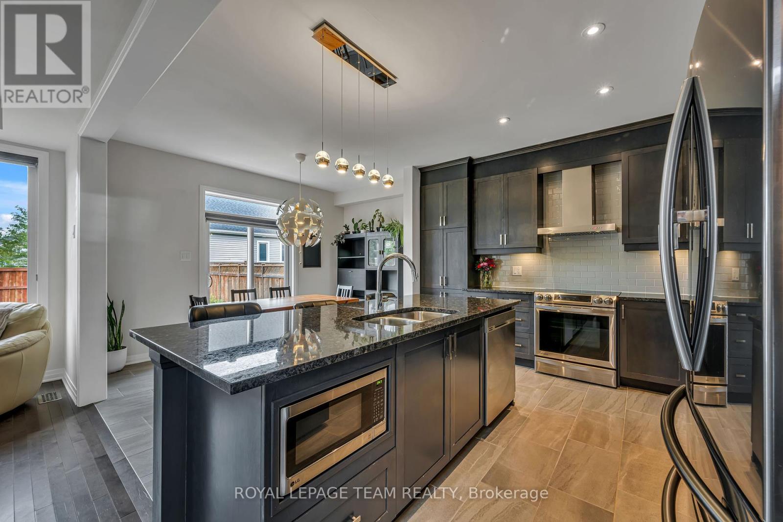 1201 De Pencier Drive