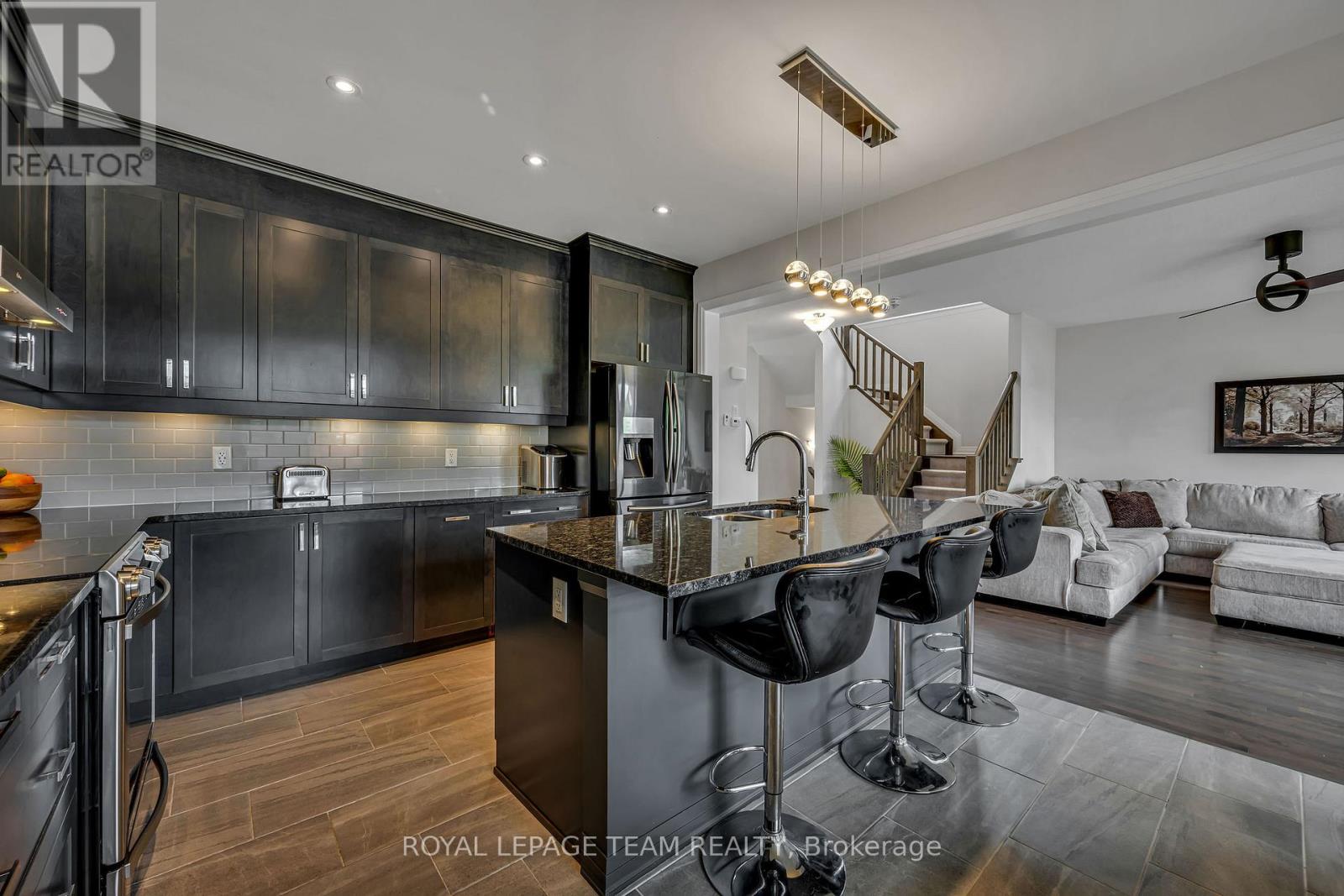 1201 De Pencier Drive