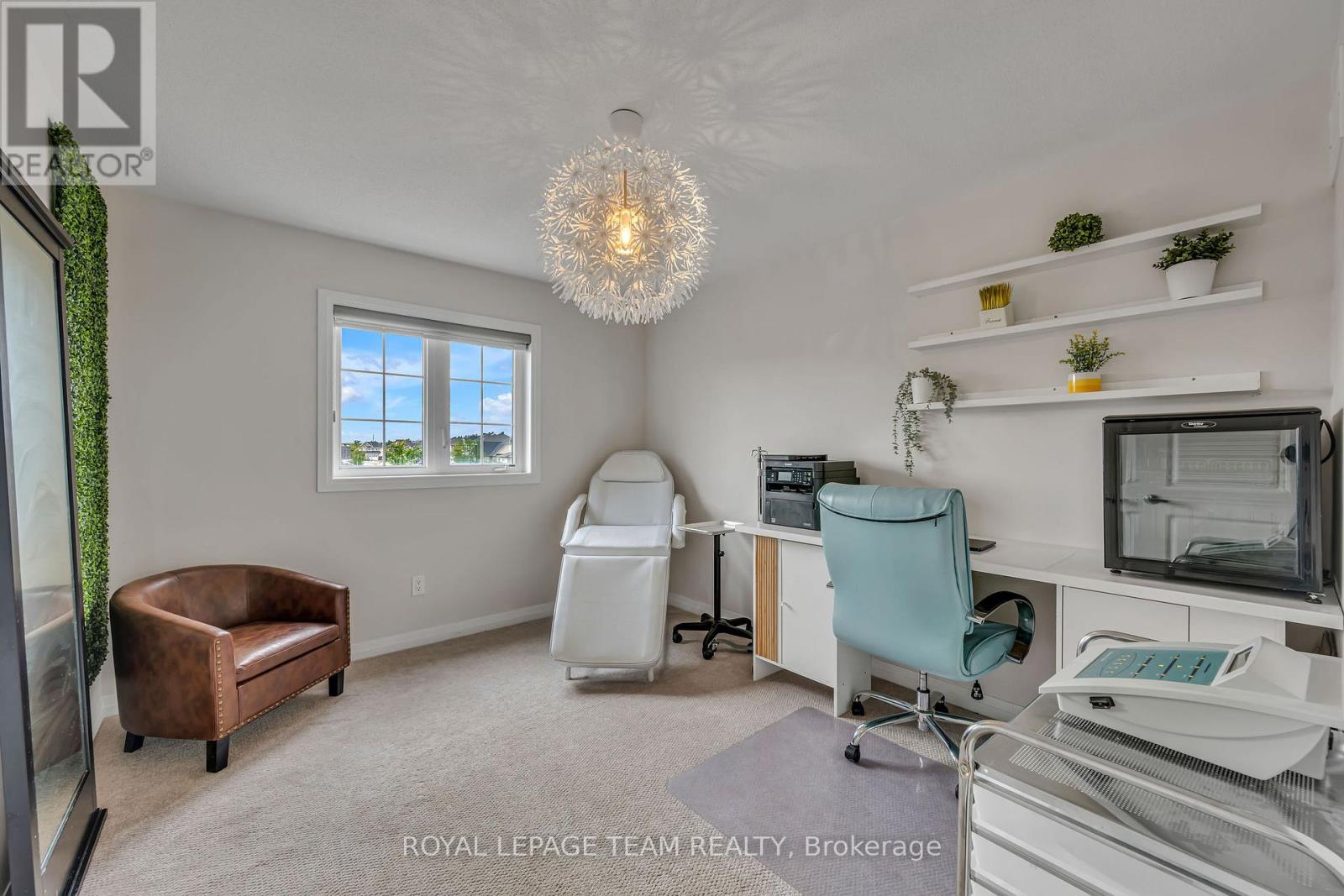 1201 De Pencier Drive