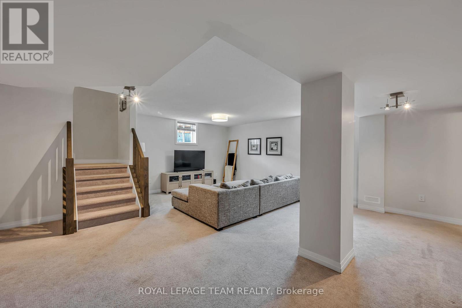 1201 De Pencier Drive