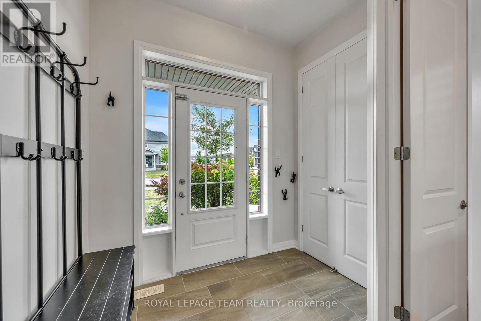 1201 De Pencier Drive