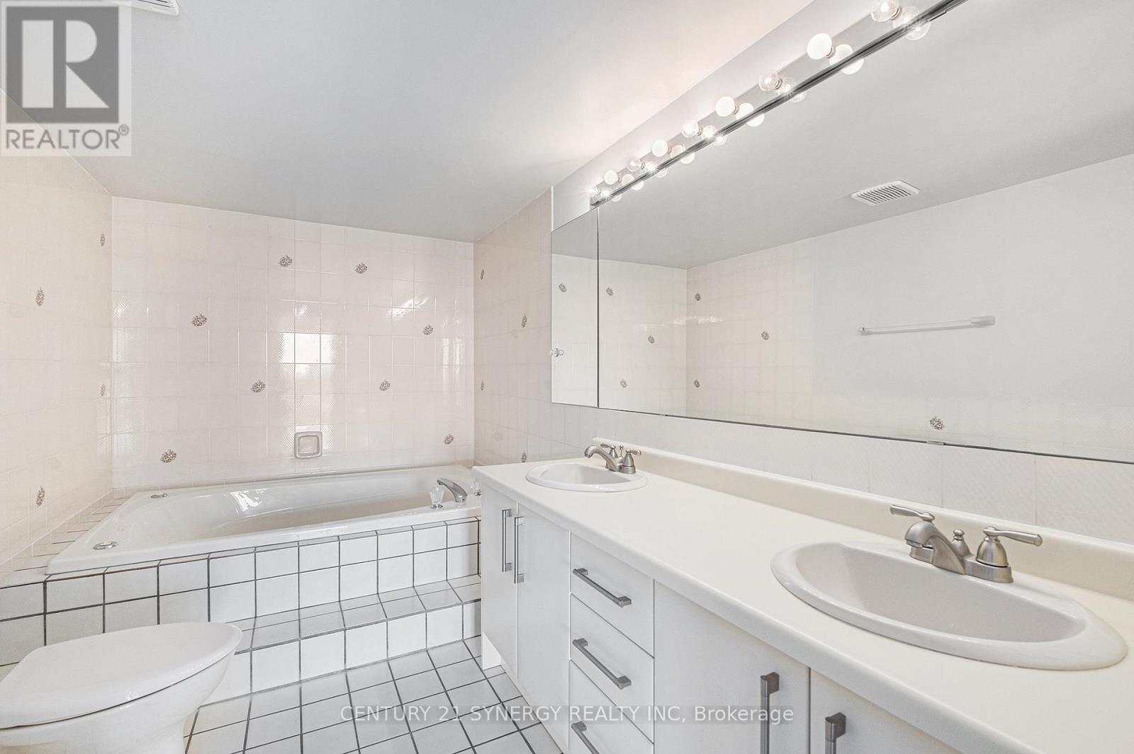 2202 - 160 George Street