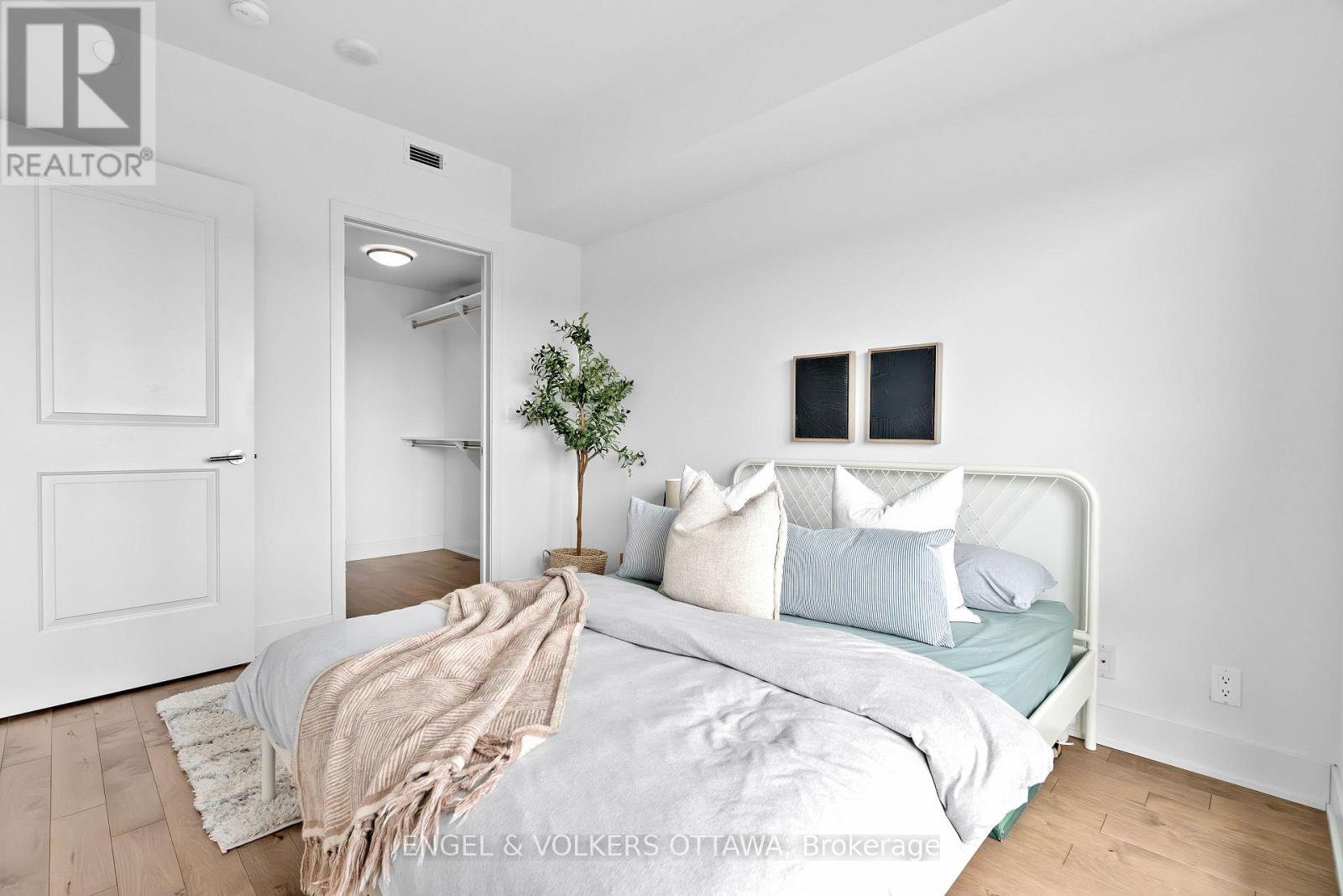1209 - 485 Richmond Road