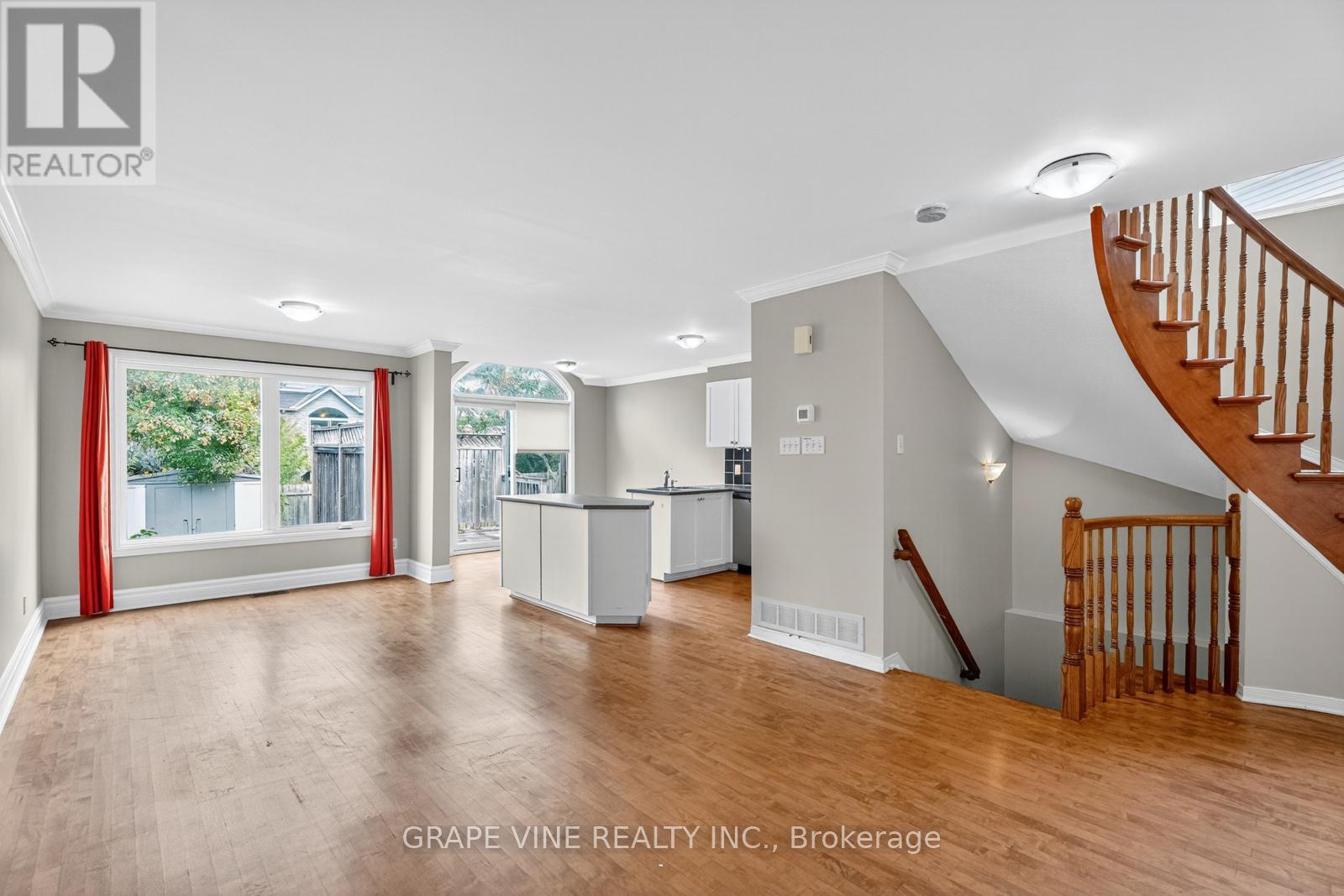 27 Flowertree Crescent