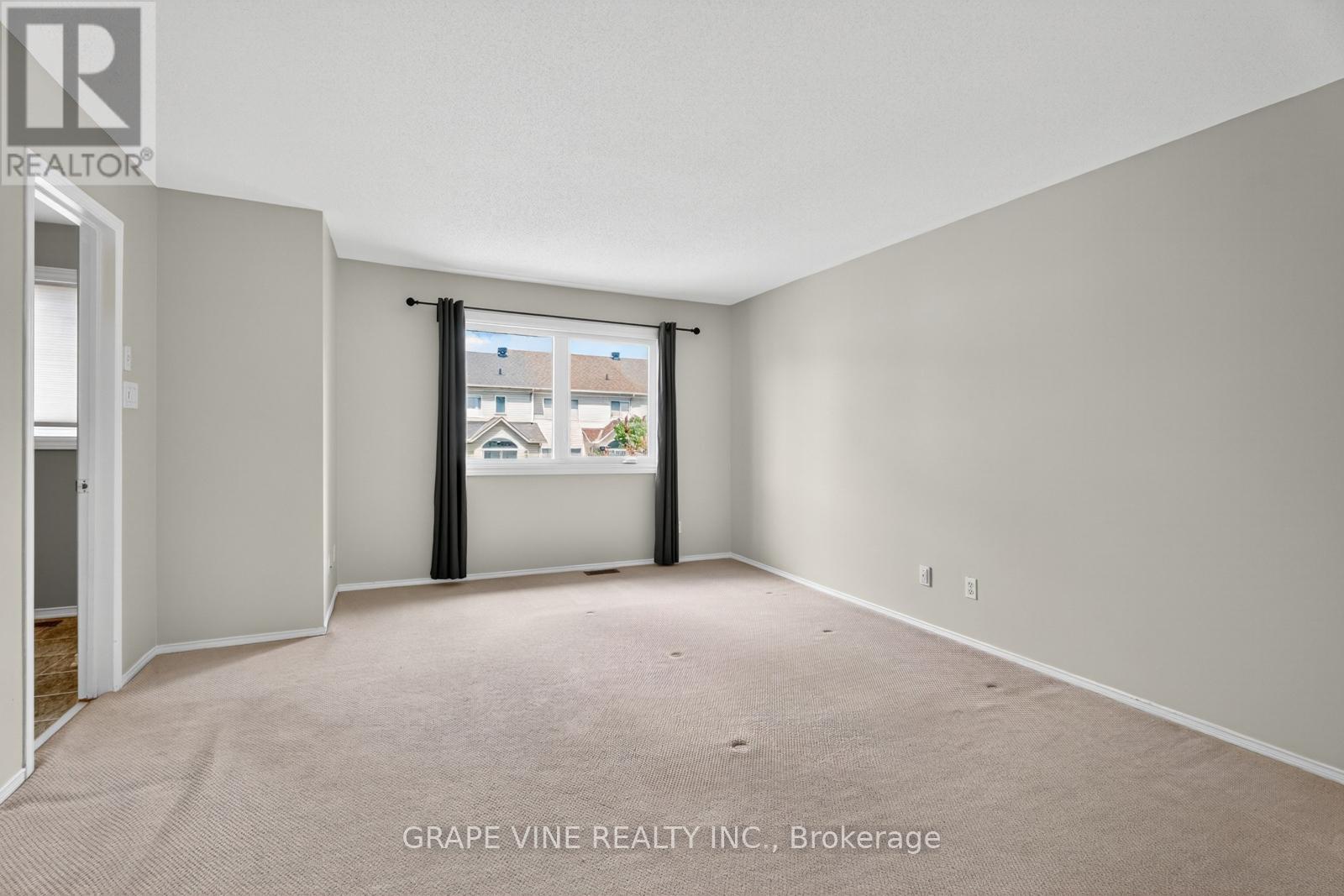 27 Flowertree Crescent