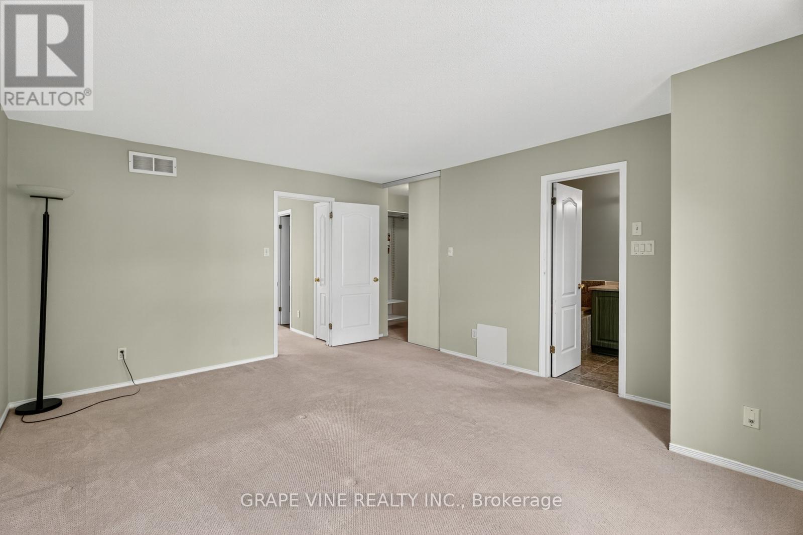 27 Flowertree Crescent