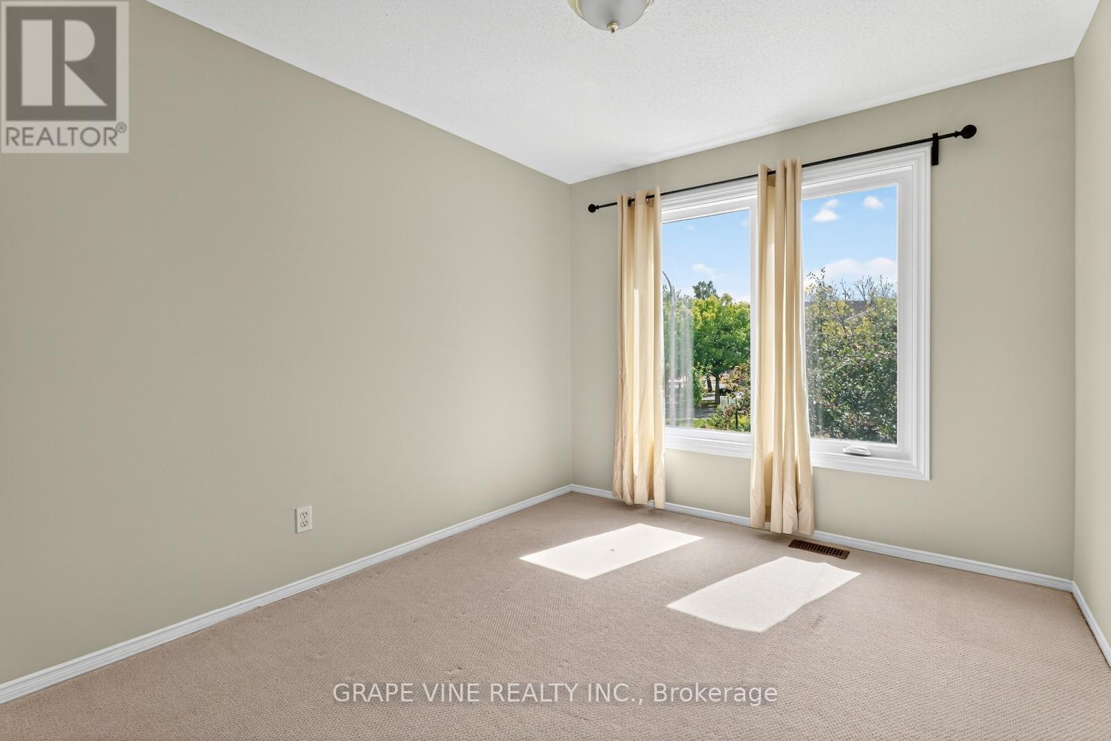27 Flowertree Crescent