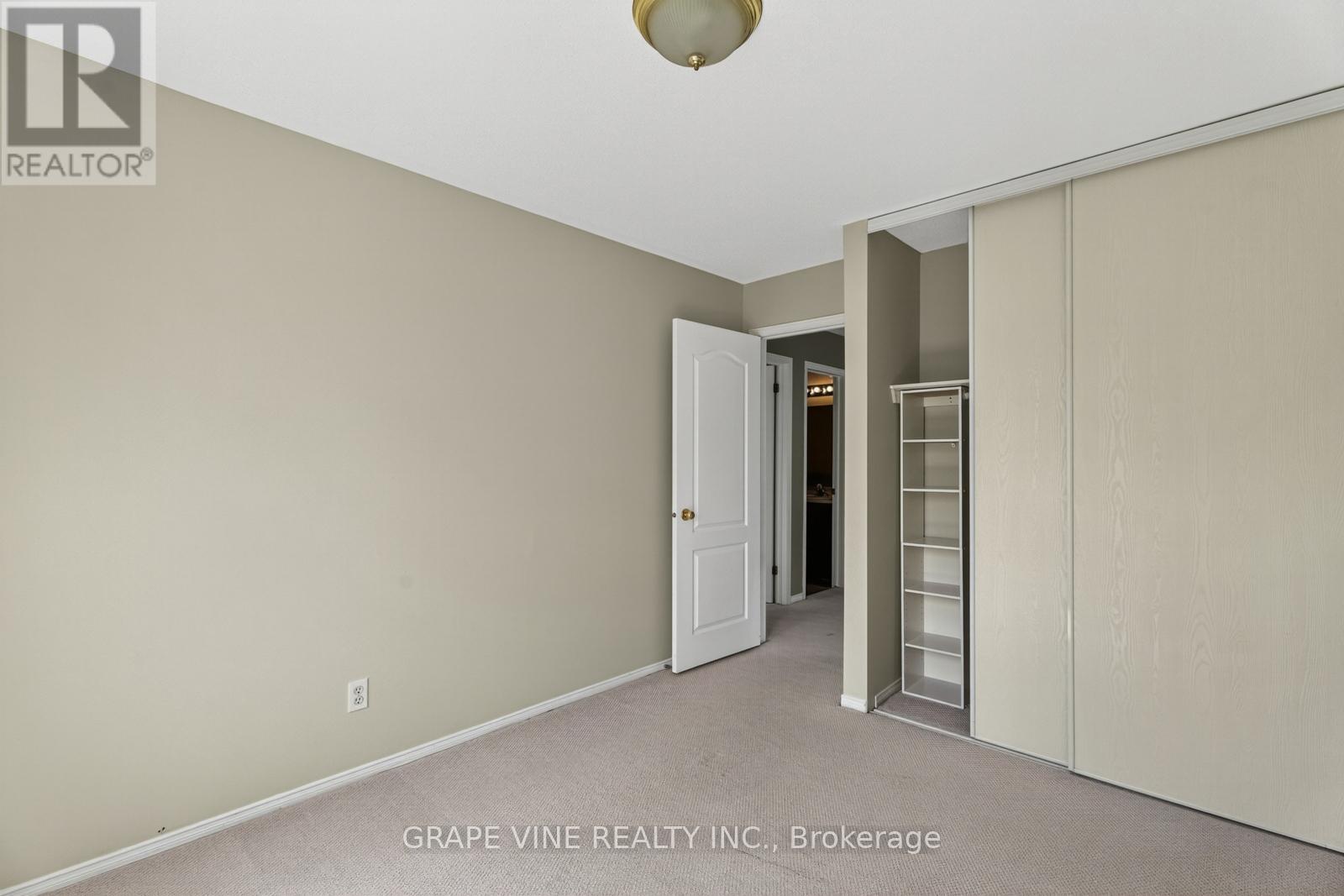 27 Flowertree Crescent