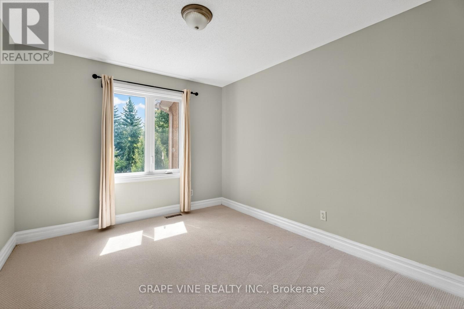 27 Flowertree Crescent