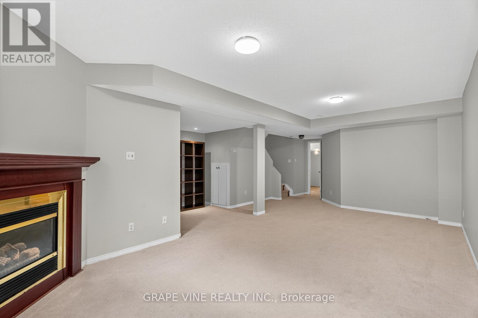 27 Flowertree Crescent