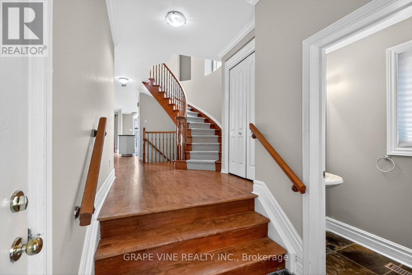 27 Flowertree Crescent