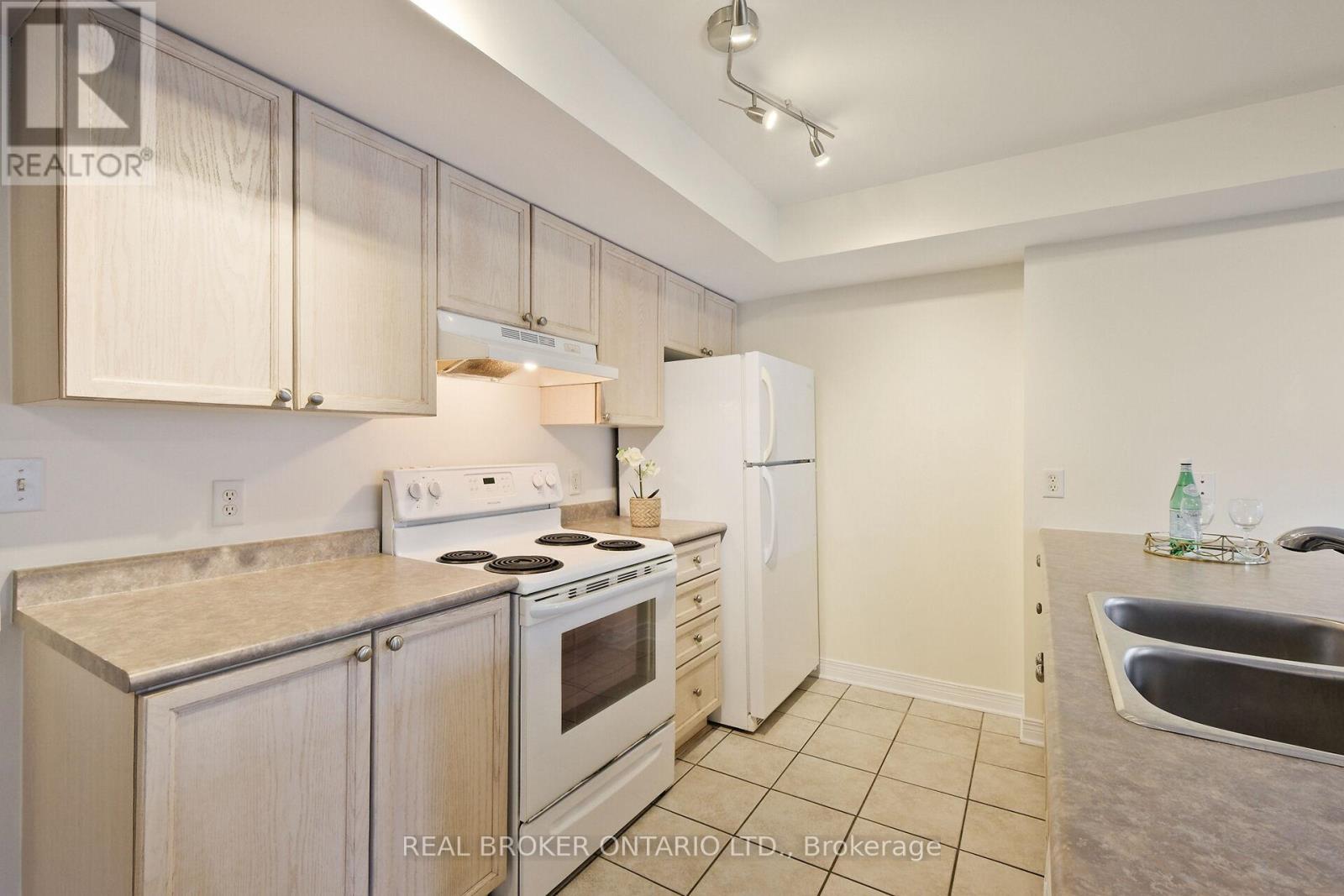 306 - 429 Somerset Street W